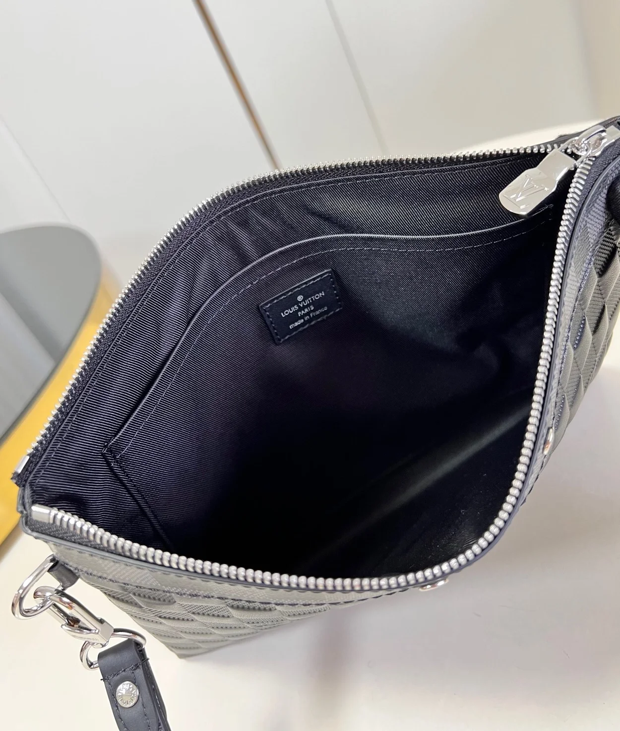 루이비통 다미에 포쉐트 To-Go N60502