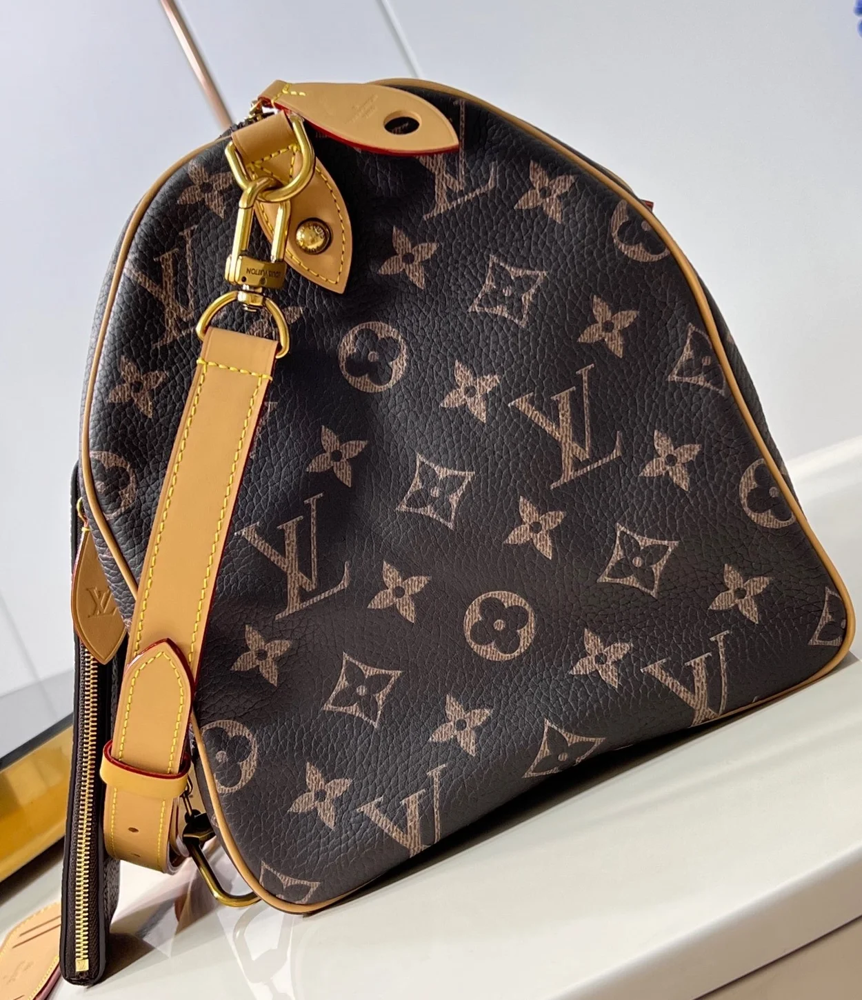 루이비통 런웨이 스피디 P9 반둘리에 40 M24422