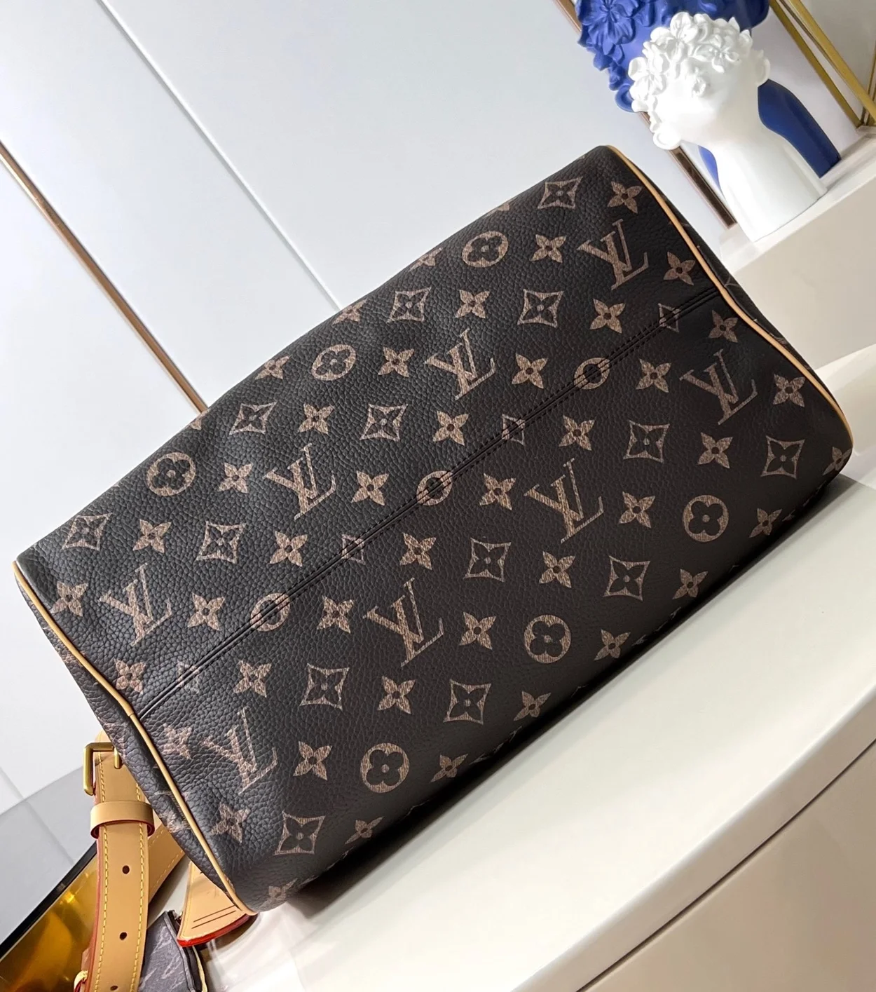 루이비통 런웨이 스피디 P9 반둘리에 40 M24422