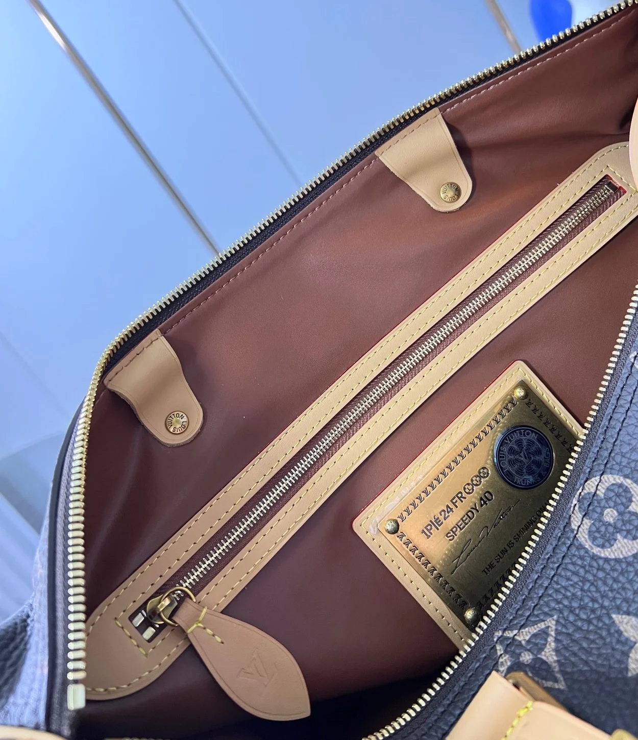 루이비통 런웨이 스피디 P9 반둘리에 40 M24422