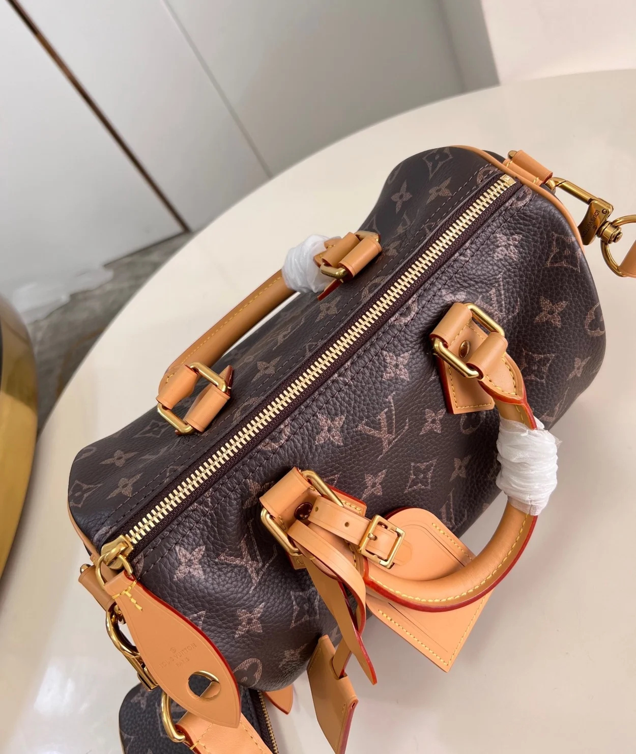 루이비통 런웨이 스피디 P9 반둘리에 25 M24443