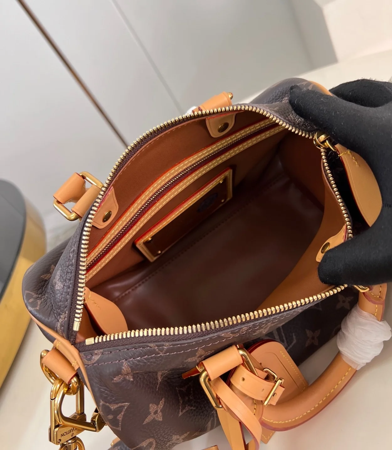 루이비통 런웨이 스피디 P9 반둘리에 25 M24443