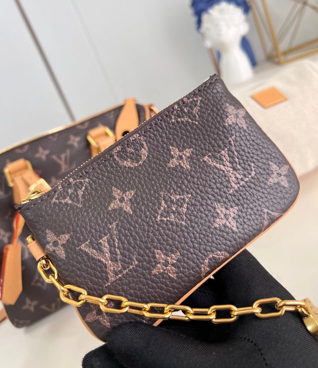 루이비통 런웨이 스피디 P9 반둘리에 25 M24443