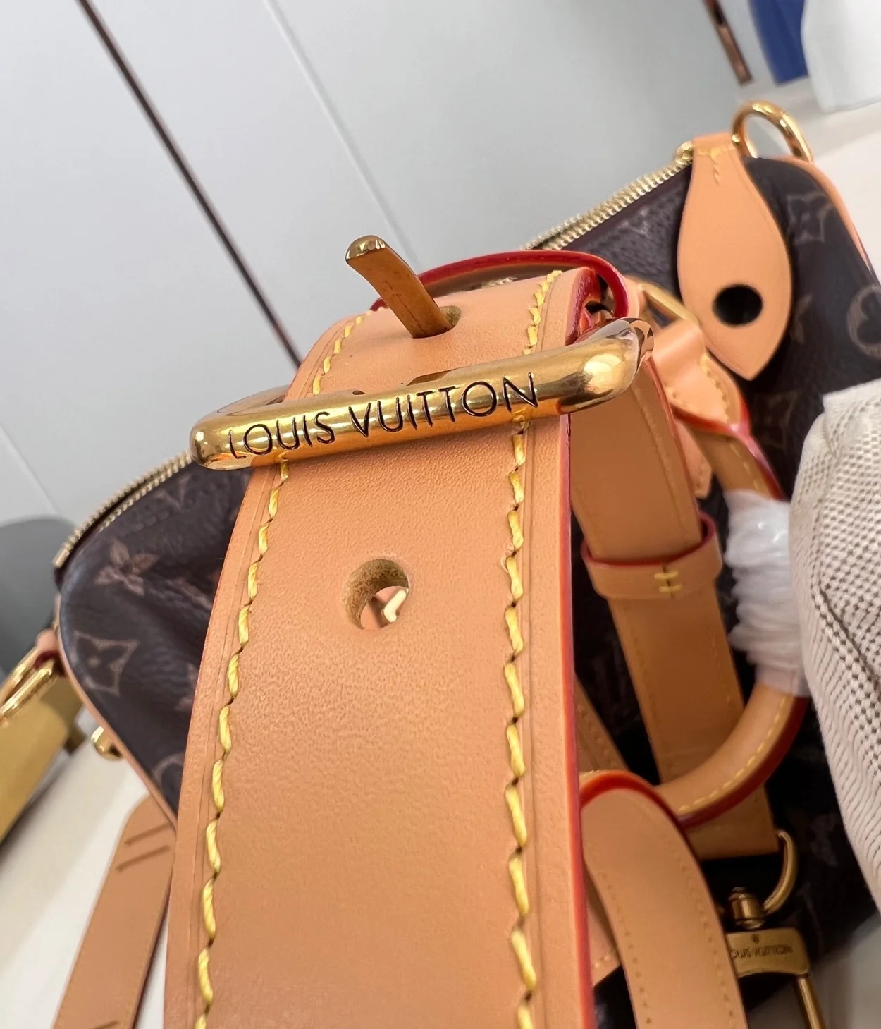 루이비통 런웨이 스피디 P9 반둘리에 25 M24443