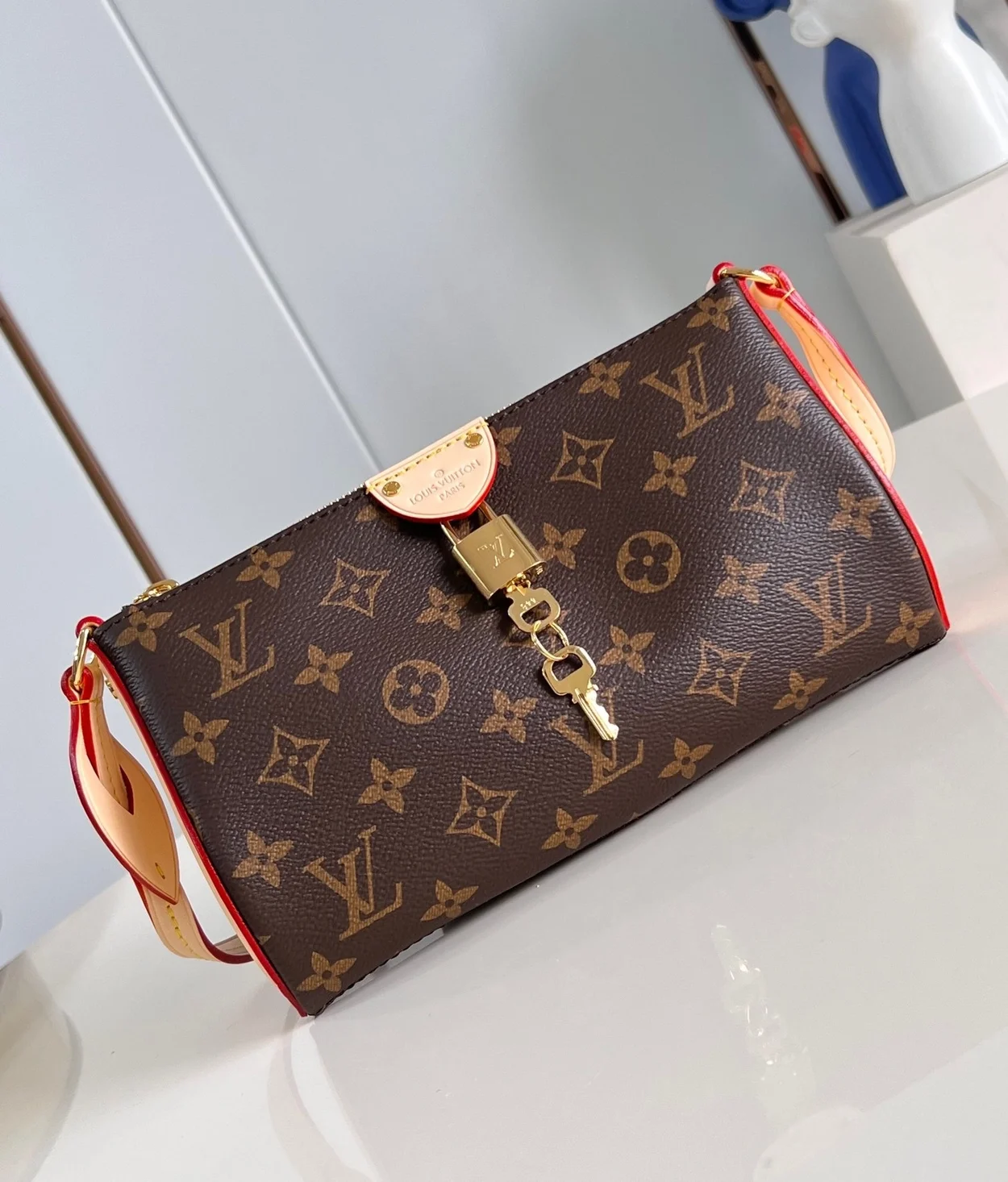 루이비통 포쉐트 티레트 백 M47123