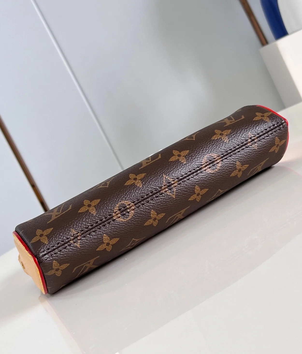 루이비통 포쉐트 티레트 백 M47123