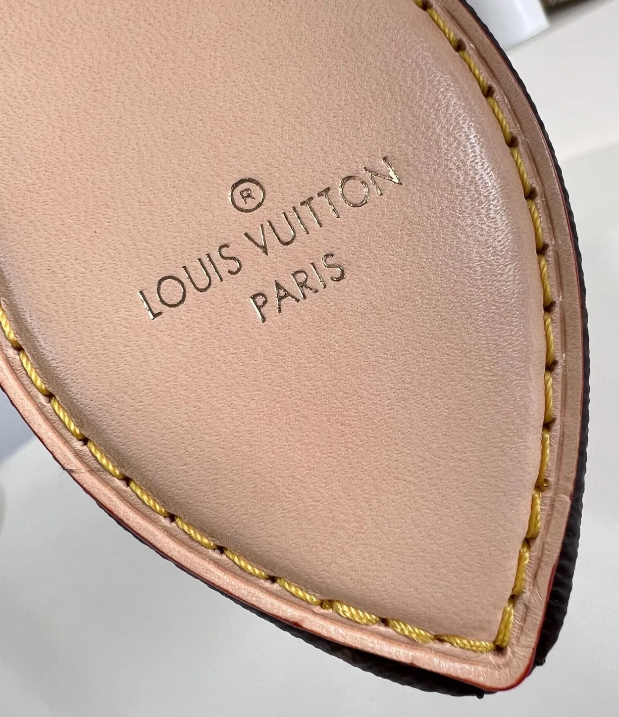 루이비통 포쉐트 티레트 백 M47123