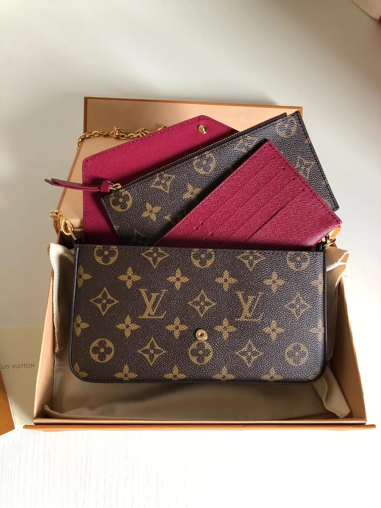 루이비통 포쉐트 펠리시 M81896