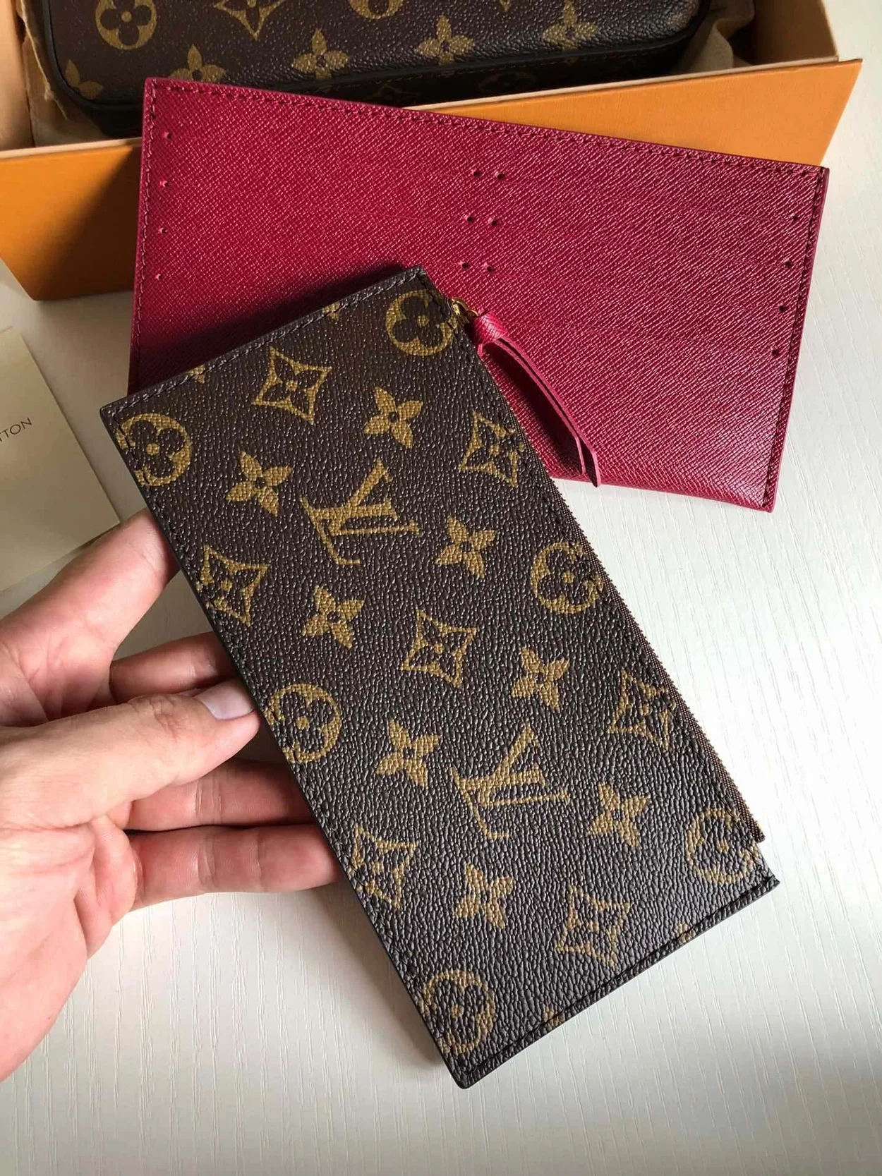 루이비통 포쉐트 펠리시 M81896