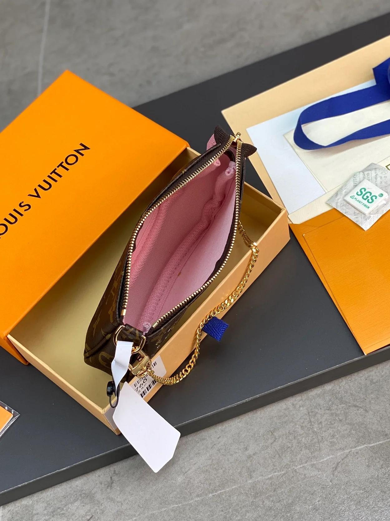 루이비통 미니 포쉐트 악세서리 파우치 M81760