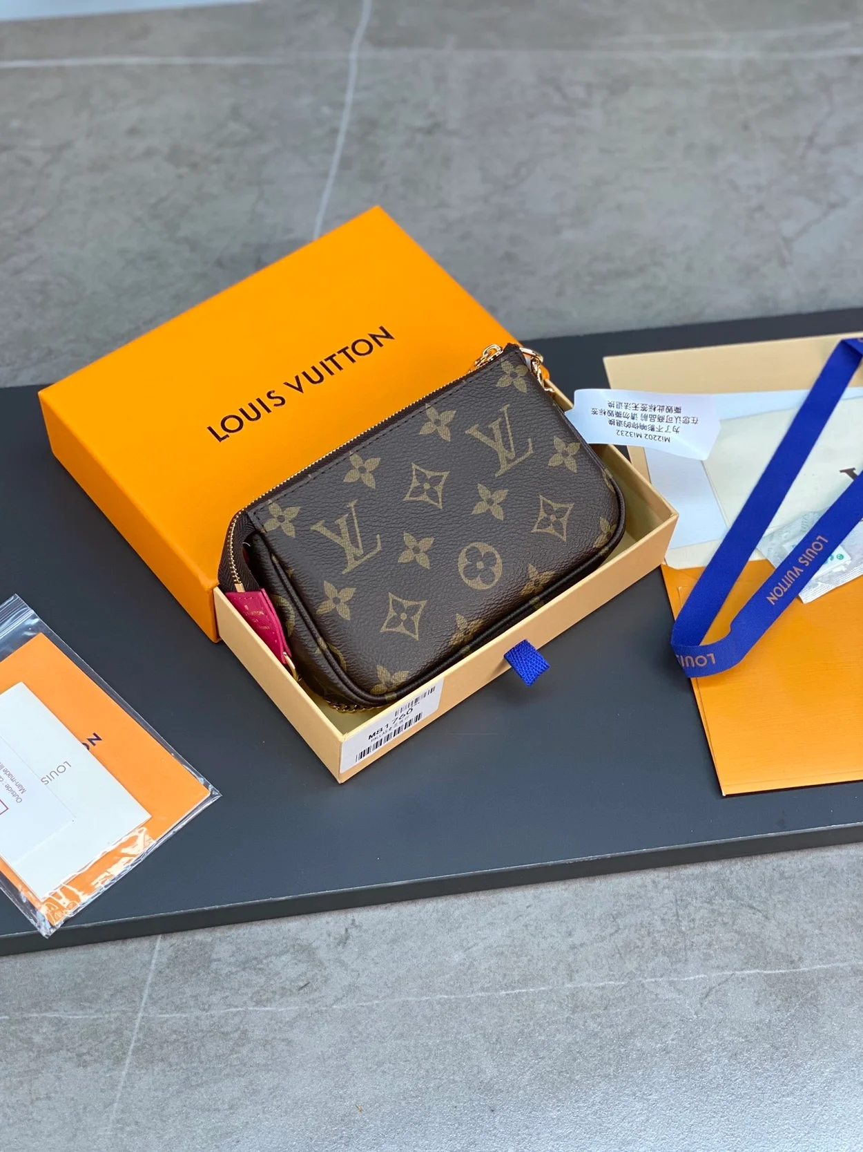 루이비통 미니 포쉐트 악세서리 파우치 M81633