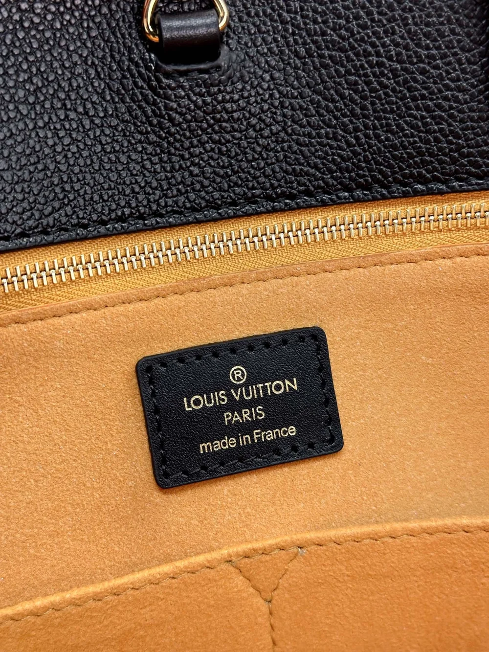 루이비통 온더고 GM 토트백 블랙 M45595