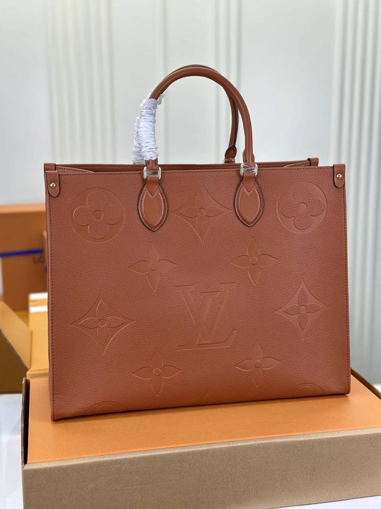 루이비통 온더고 GM 토트백 브라운 M46134