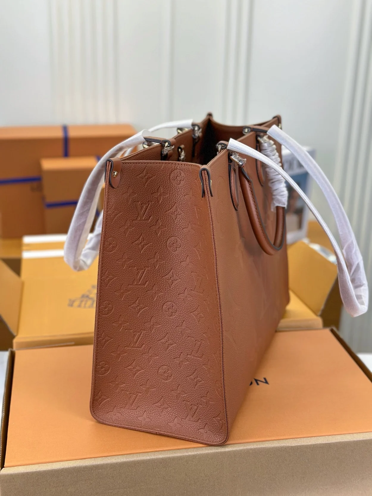 루이비통 온더고 GM 토트백 브라운 M46134