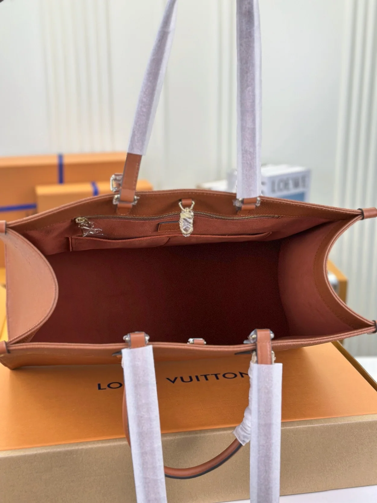 루이비통 온더고 GM 토트백 브라운 M46134