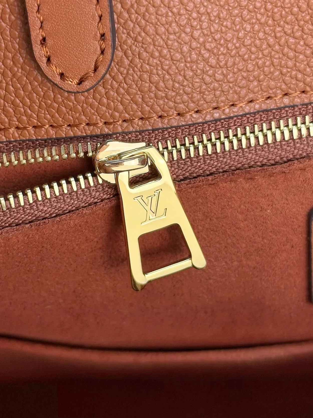 루이비통 온더고 GM 토트백 브라운 M46134