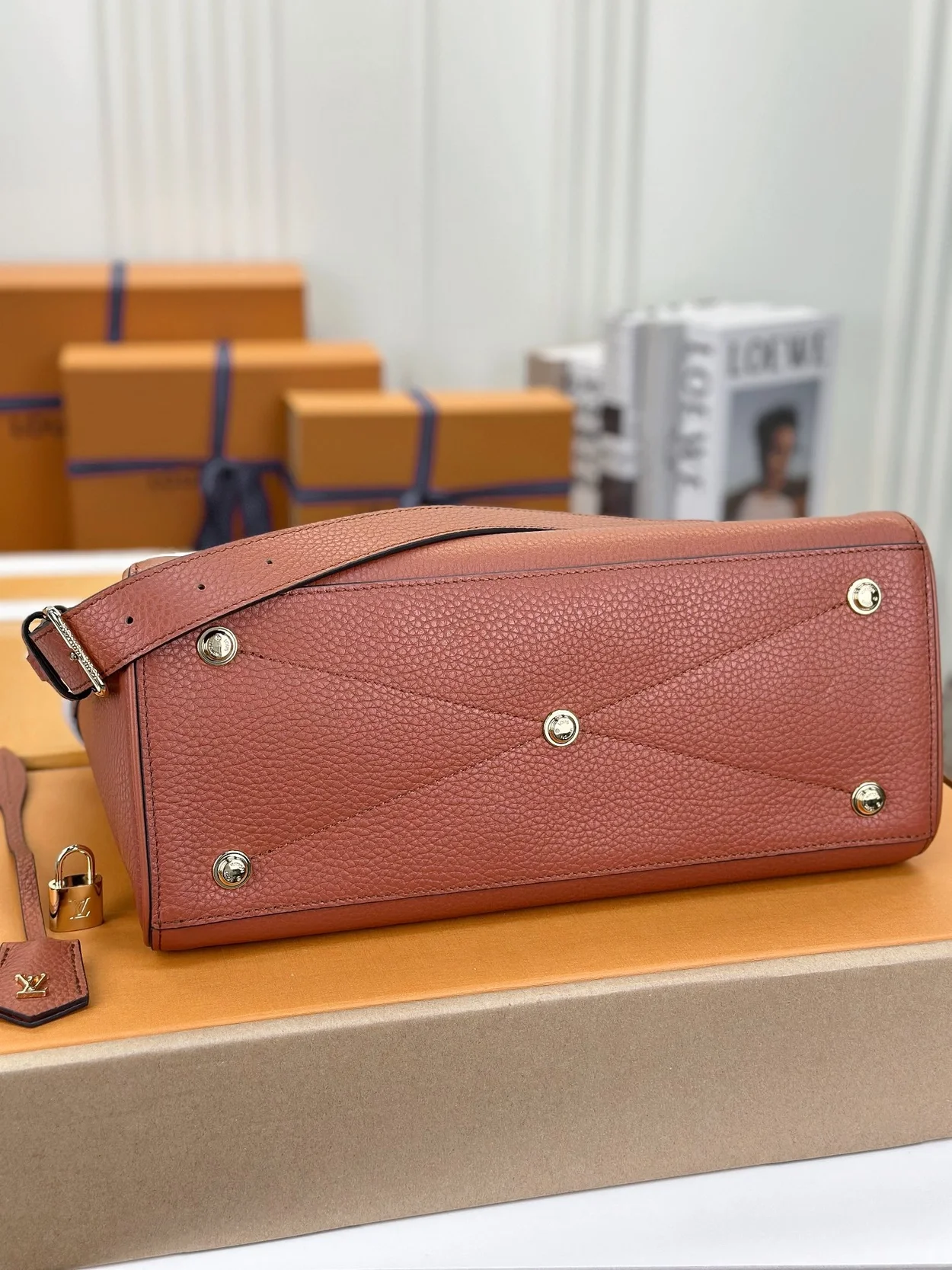 루이비통 락 잇 MM 백 브라운 M22925