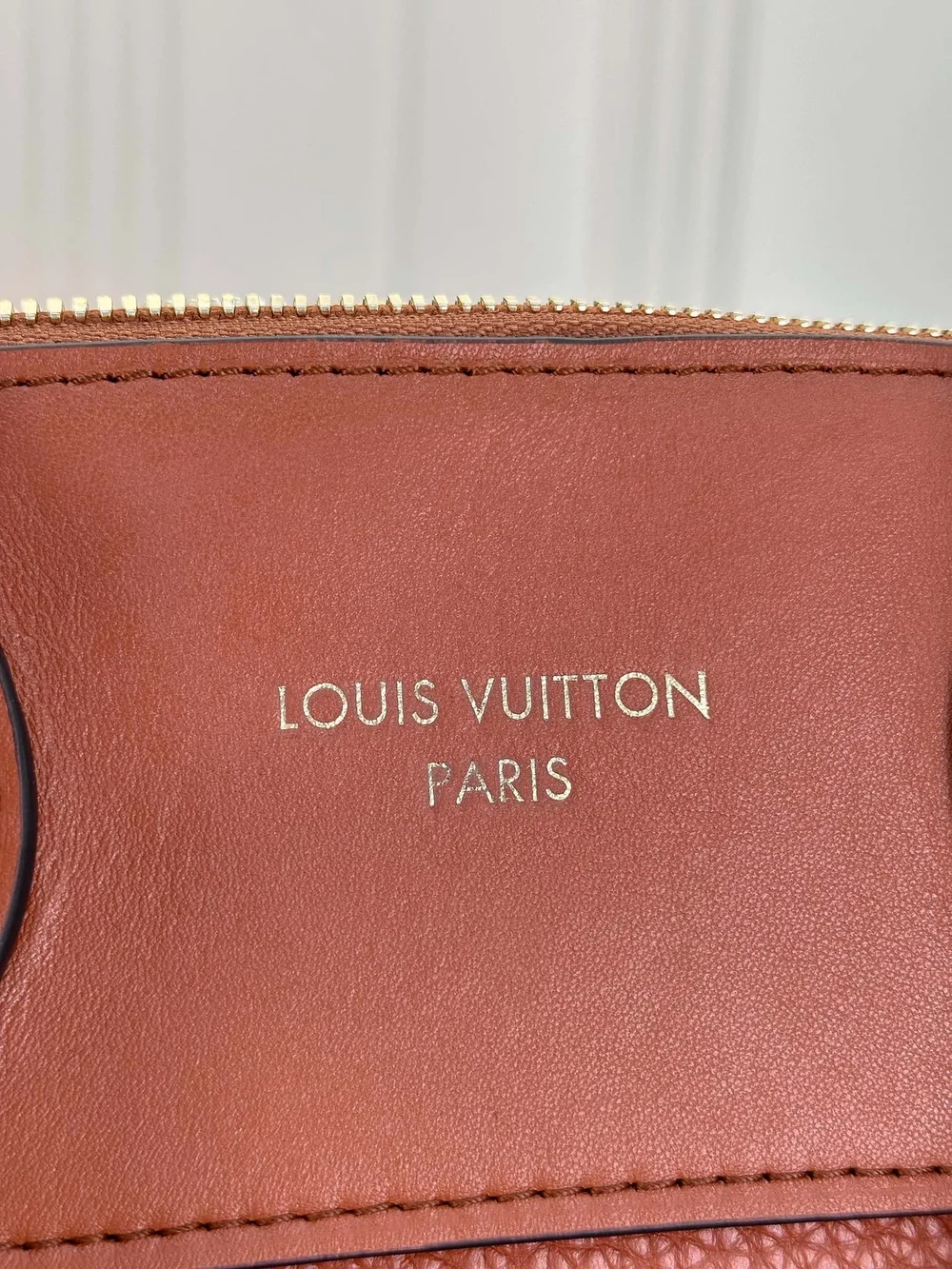 루이비통 락 잇 MM 백 브라운 M22925