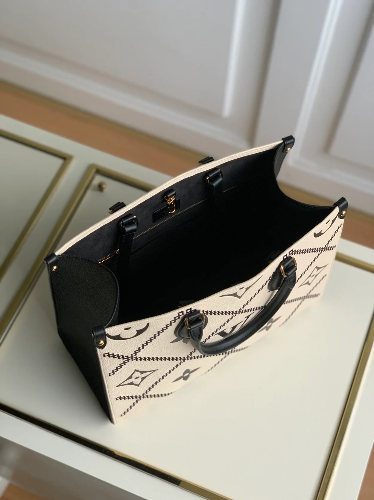 루이비통 온더고 MM M46016