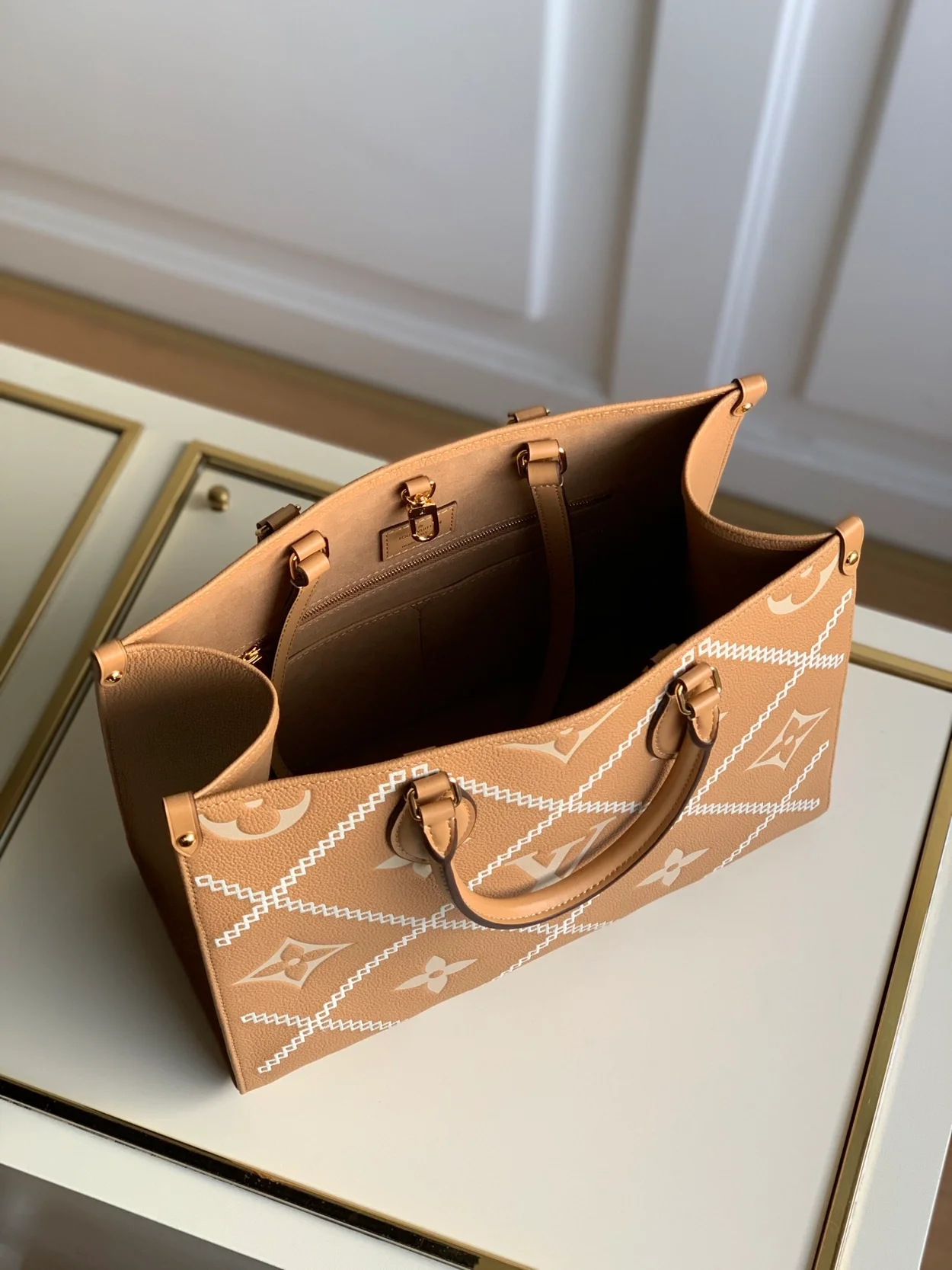 루이비통 온더고 MM M46015