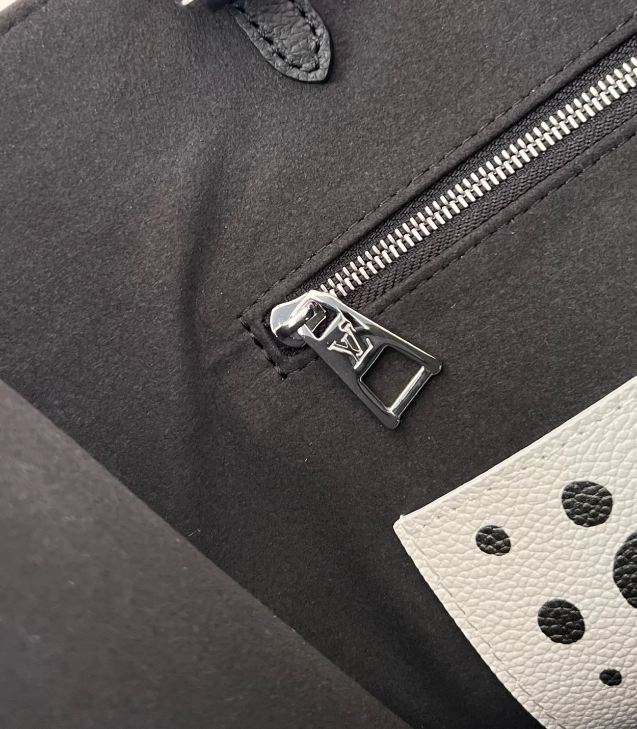 루이비통 x YK 온더고 MM M46389