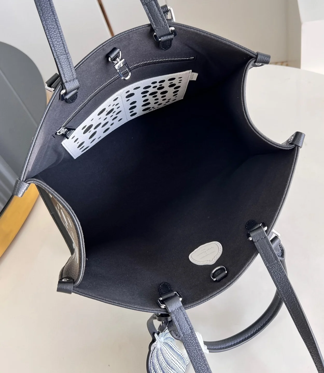 루이비통 x YK 온더고 MM M46389