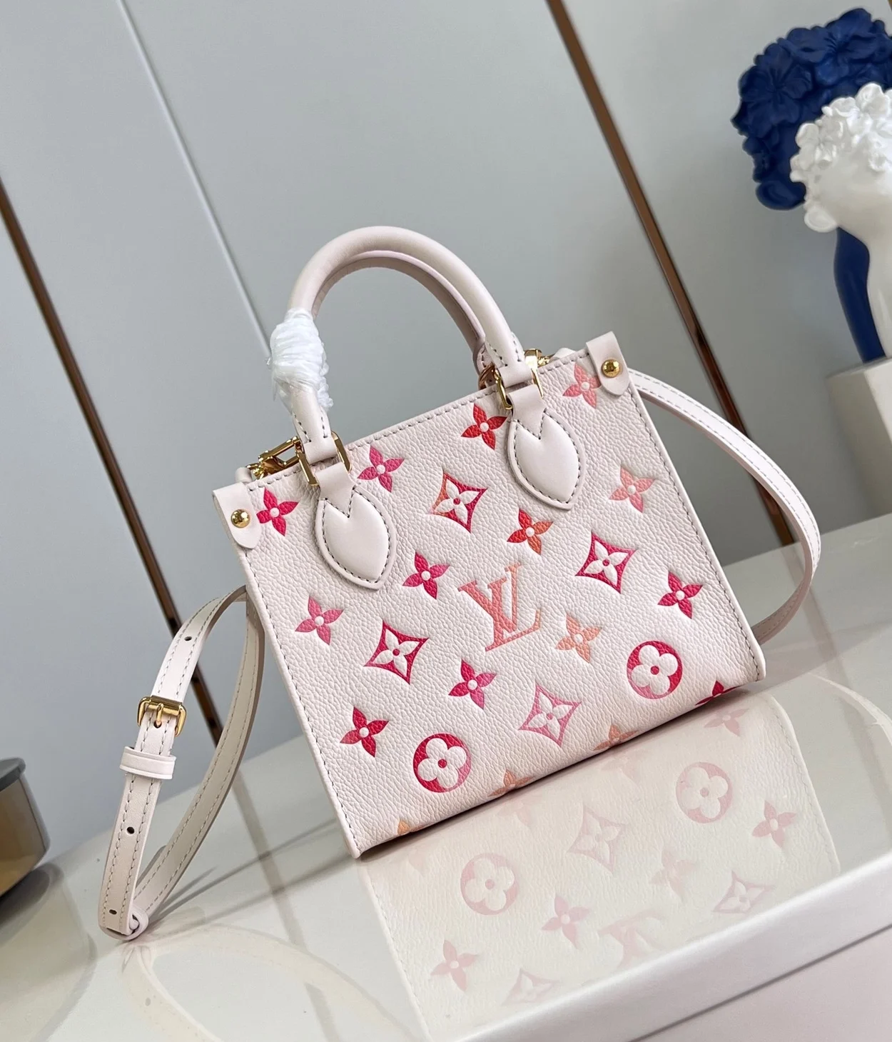 루이비통 온더고 BB M47115