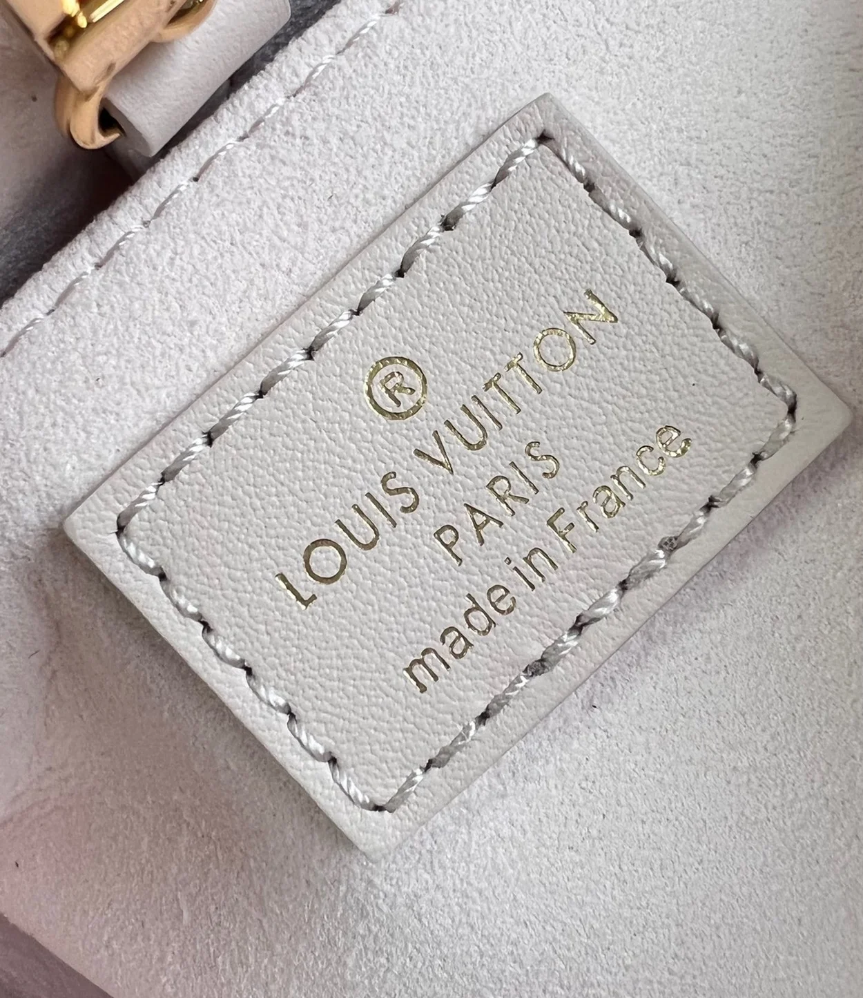 루이비통 온더고 BB M47115