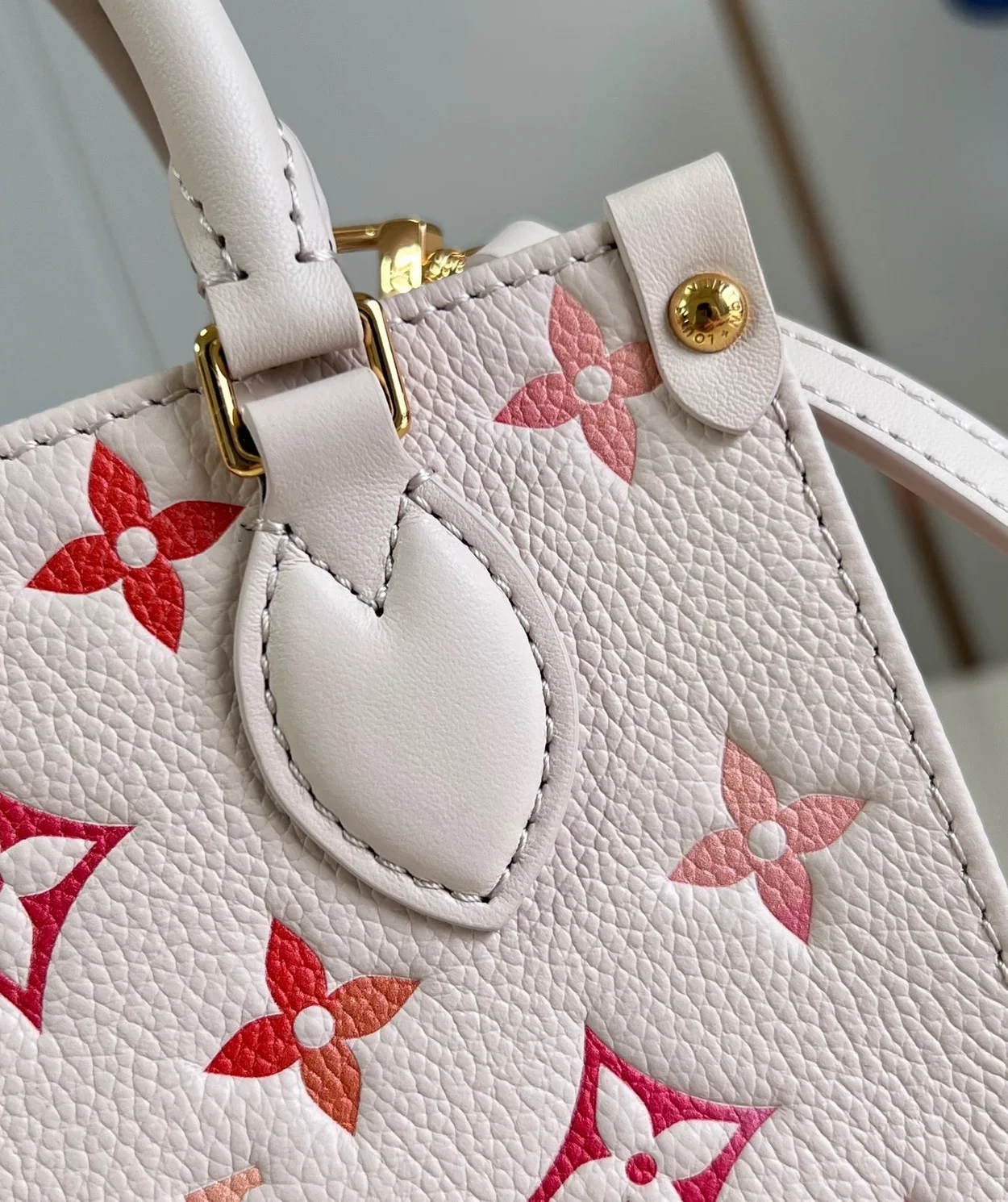 루이비통 온더고 BB M47115