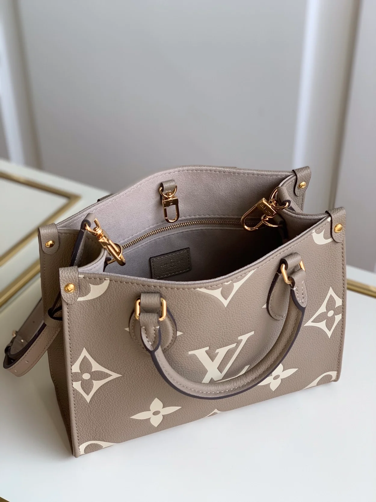 루이비통 온더고 PM M45779