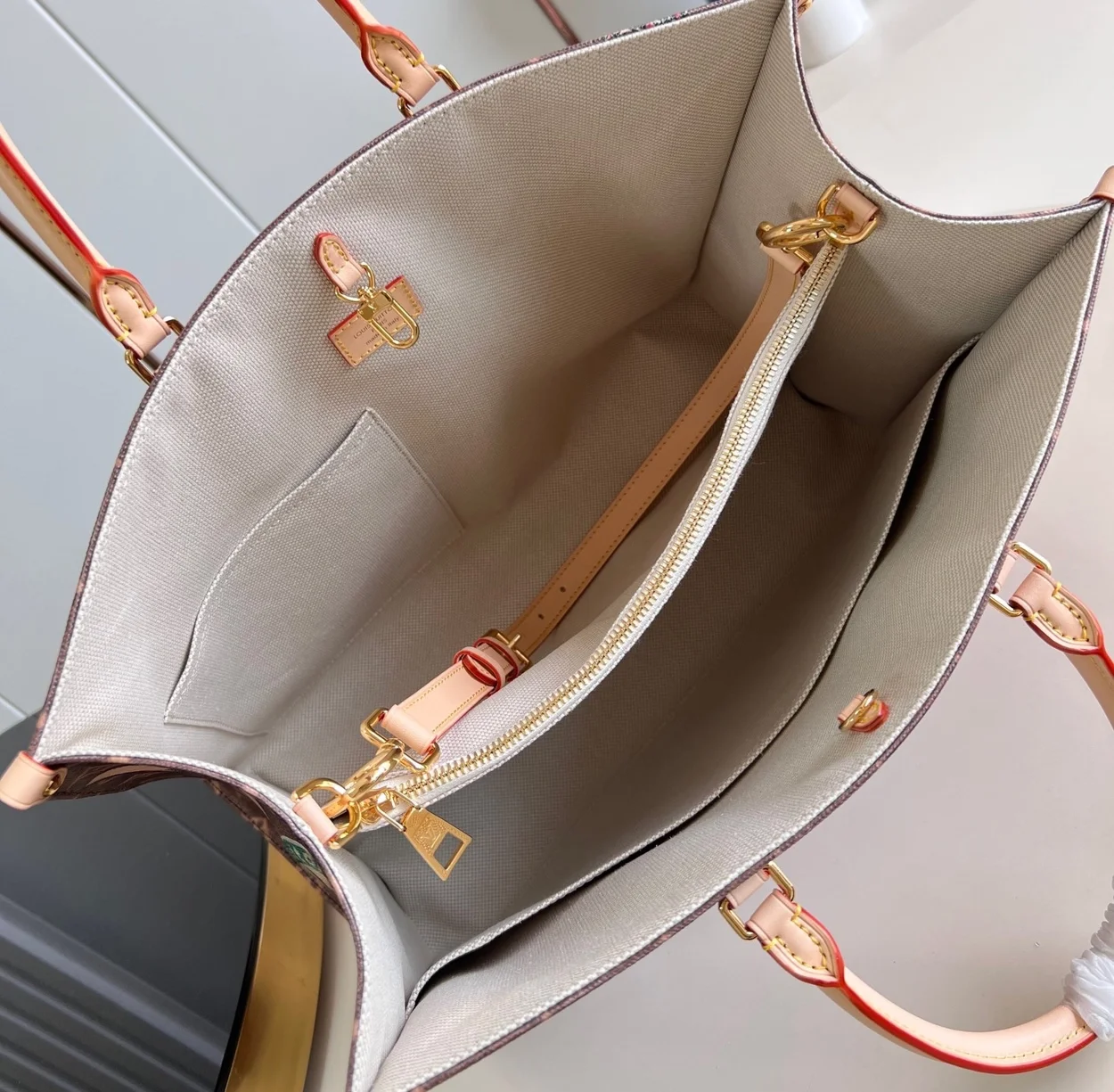 루이비통 온더고 보야주 M47147