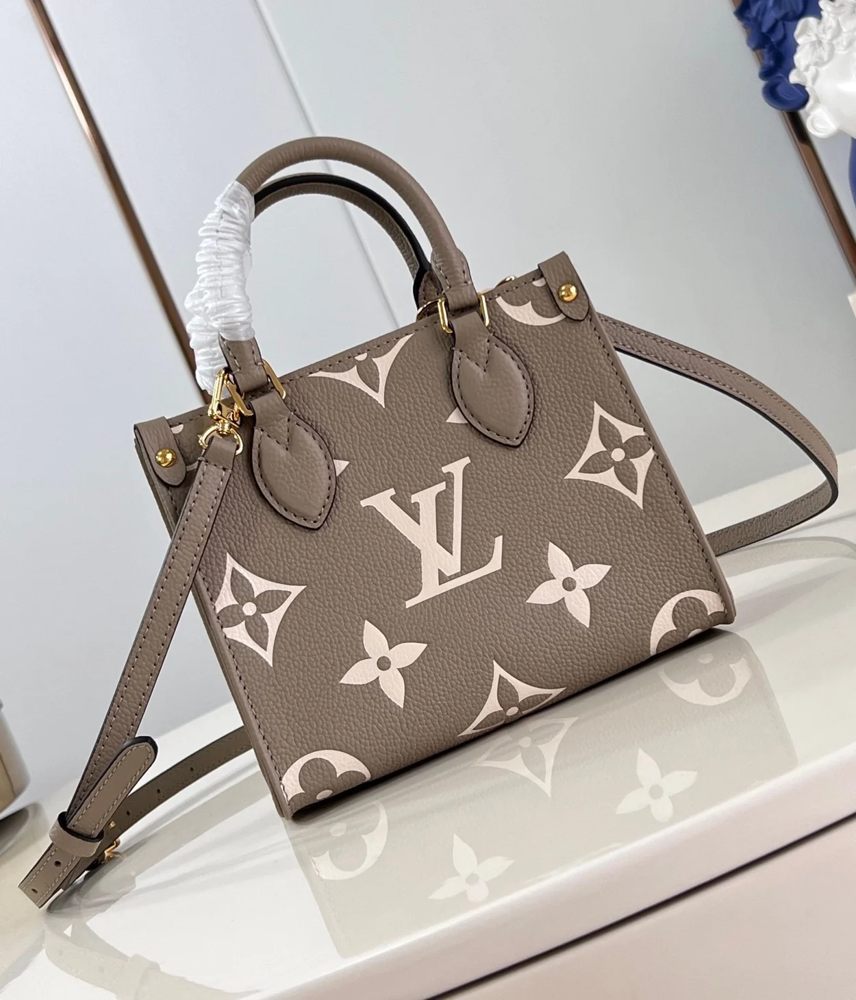 루이비통 온더고 BB M47054