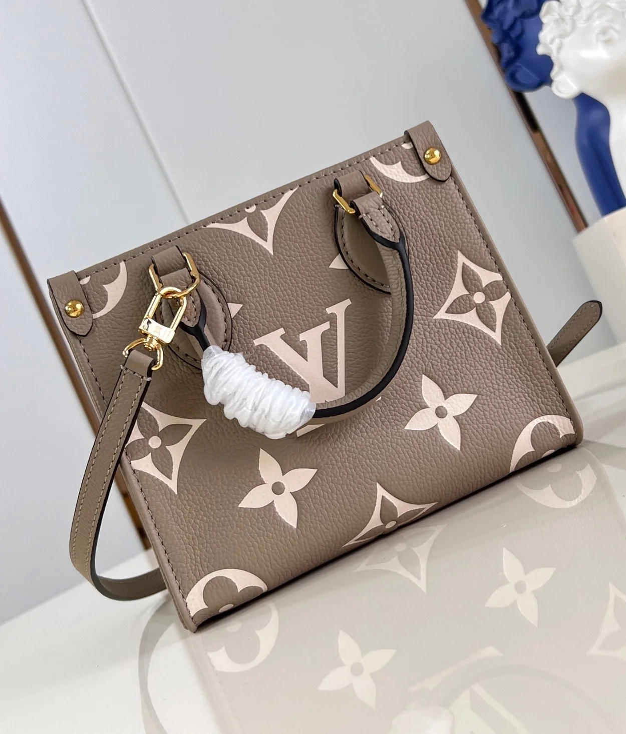 루이비통 온더고 BB M47054