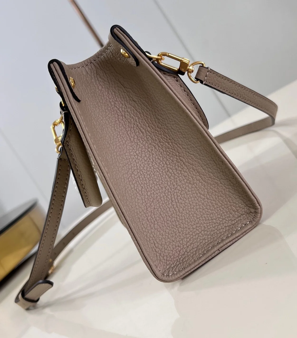 루이비통 온더고 BB M47054