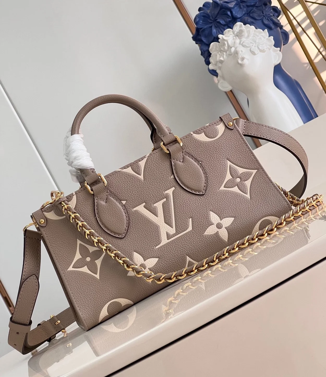 루이비통 온더고 이스트 웨스트 M23641