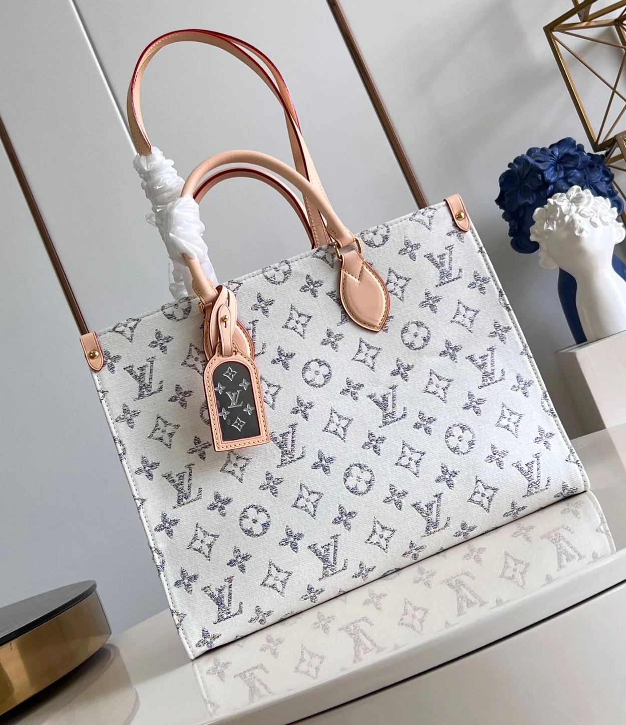 루이비통 온더고 MM M24708