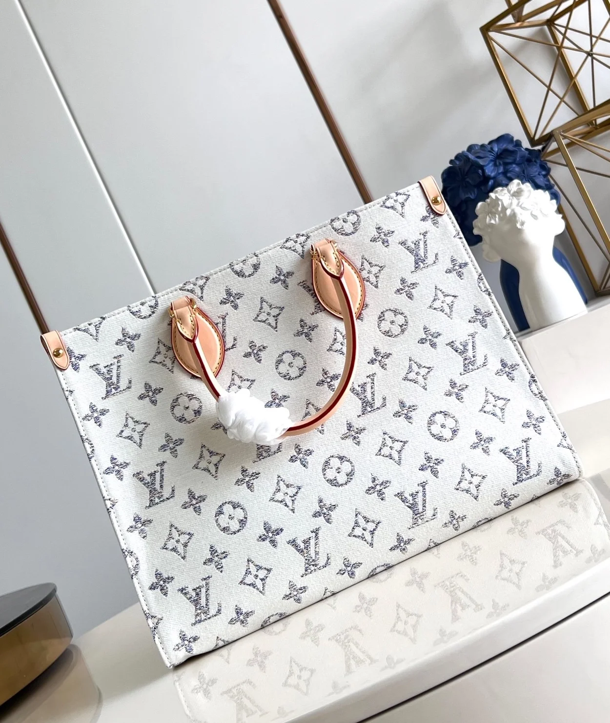 루이비통 온더고 MM M24708