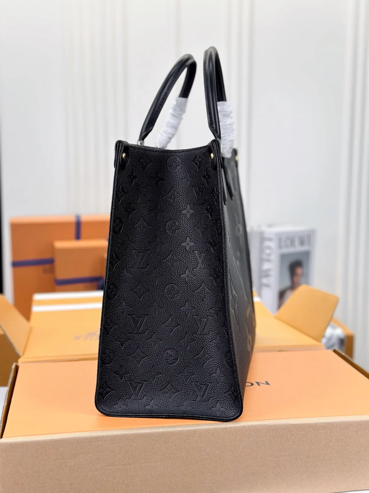 루이비통 온더고 GM 토트백 블랙 M45595