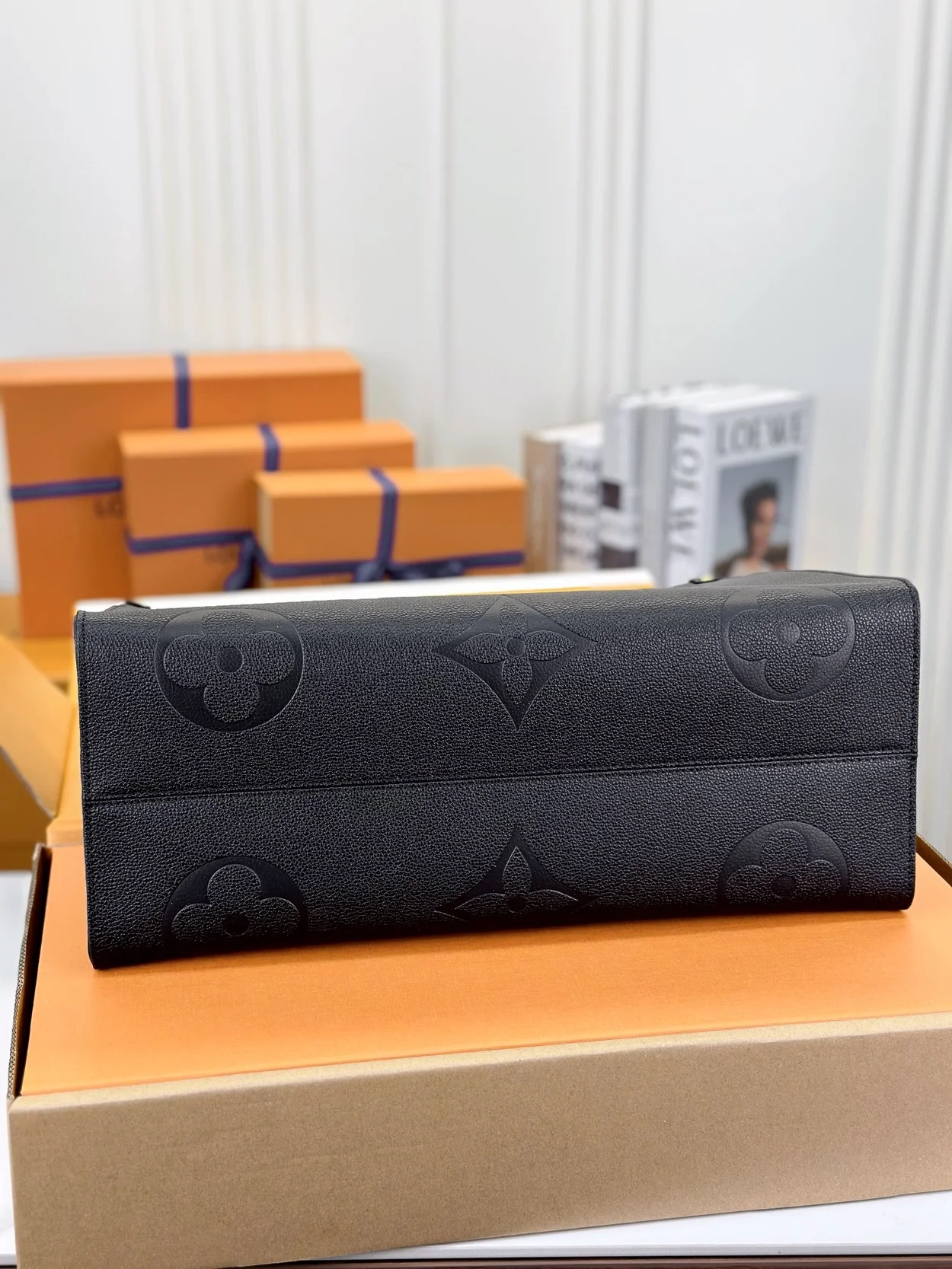 루이비통 온더고 GM 토트백 블랙 M45595