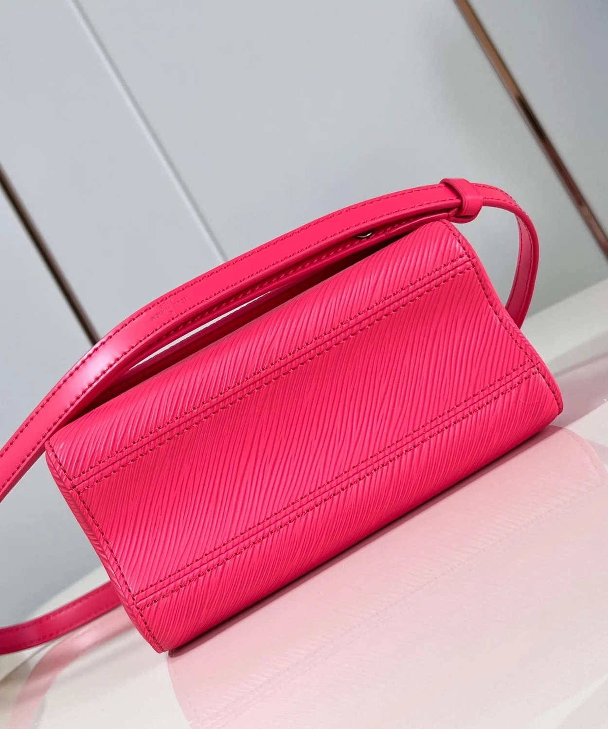 루이비통 트위스트 PM M24042