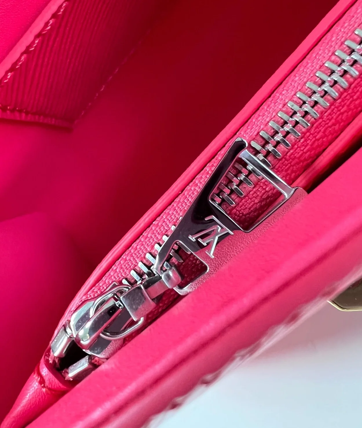 루이비통 트위스트 PM M24042