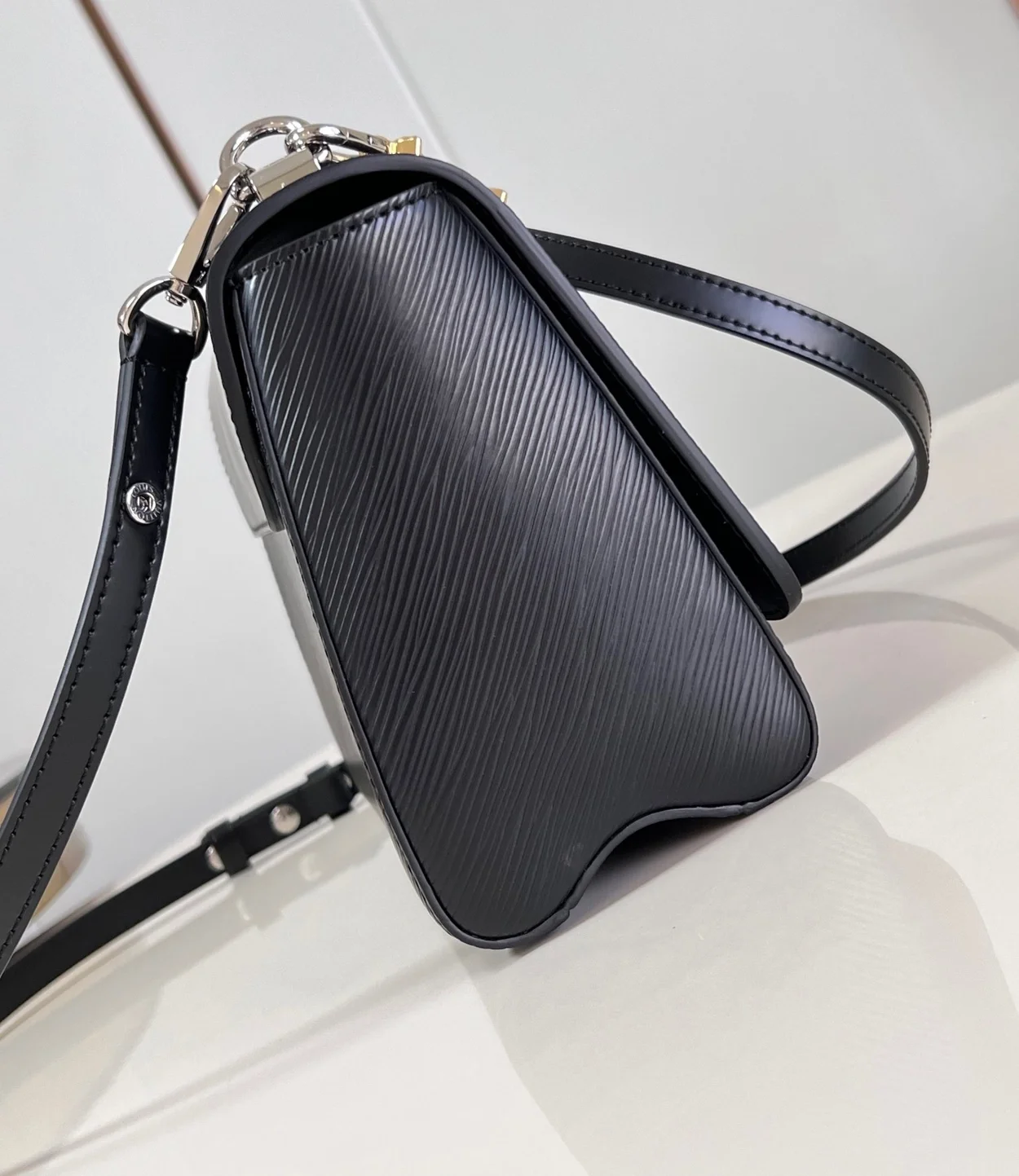 루이비통 트위스트 MM M24044