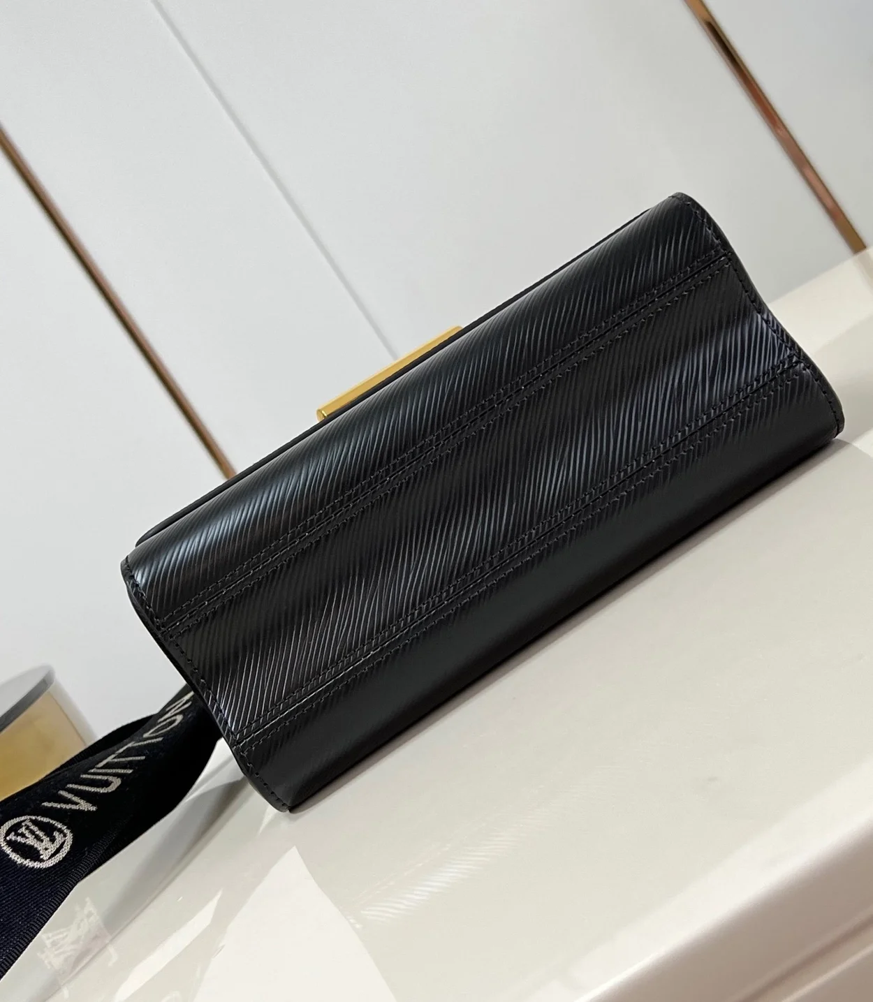 루이비통 트위스트 MM M23389