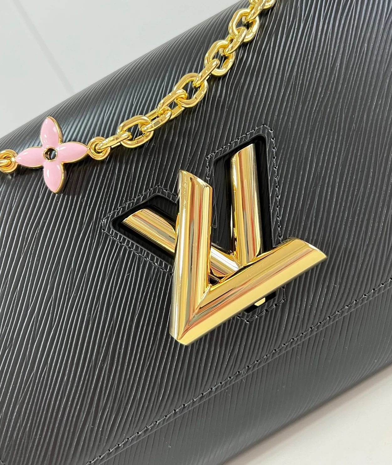 루이비통 트위스트 MM M23389