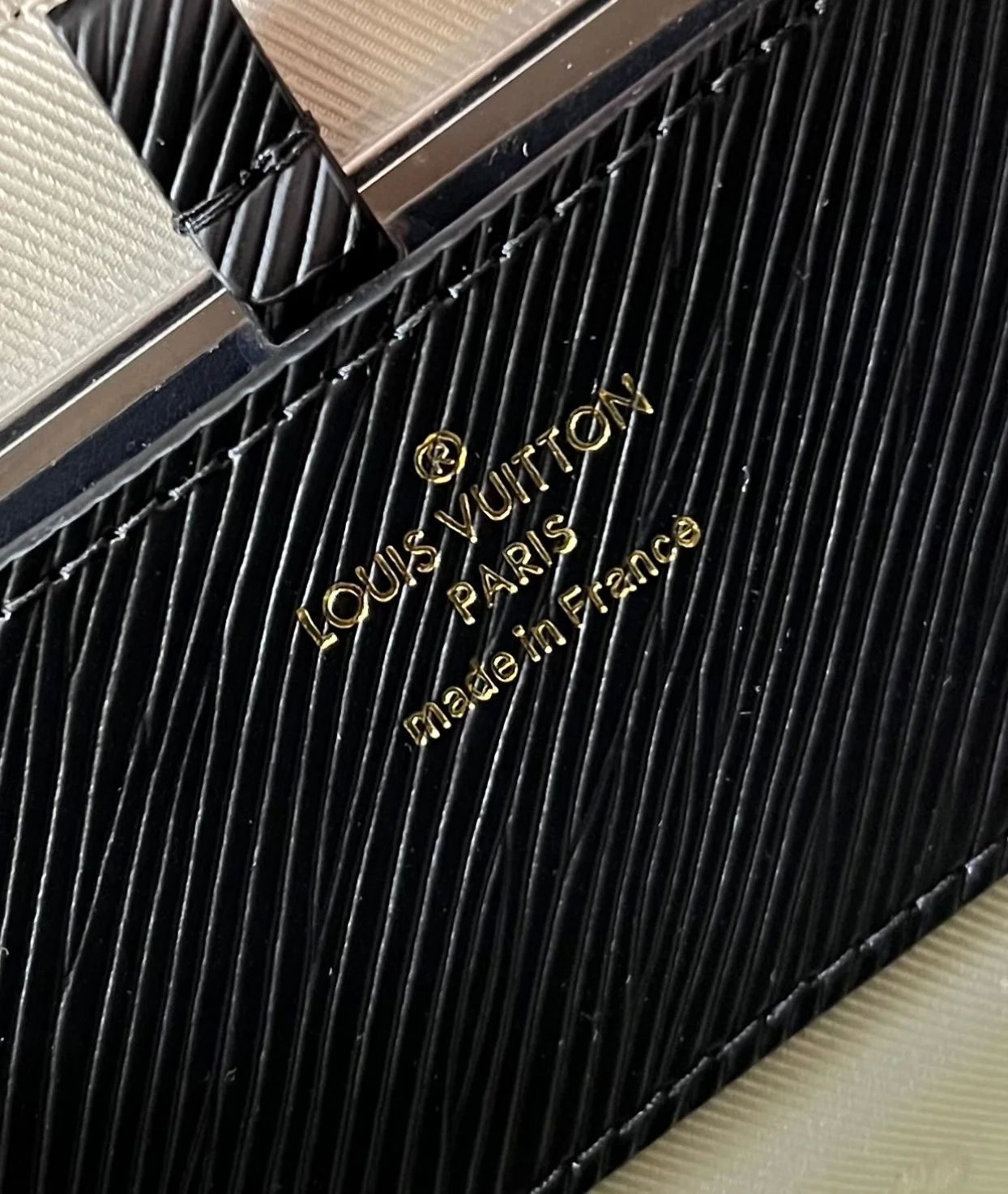 루이비통 트위스트 MM M23389