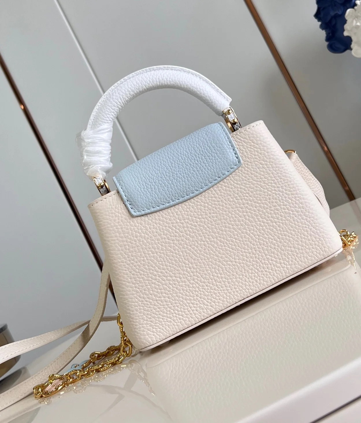 루이비통 카퓌신 미니 백 M25339