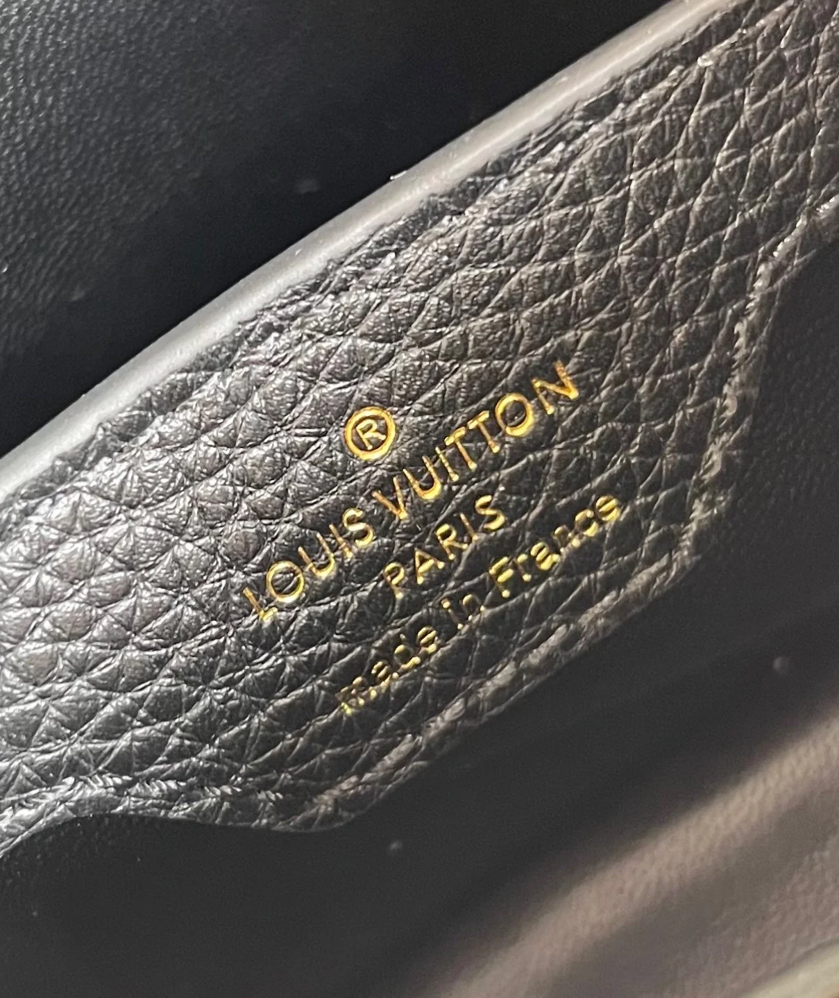 루이비통 카퓌신 나노 백 M10166