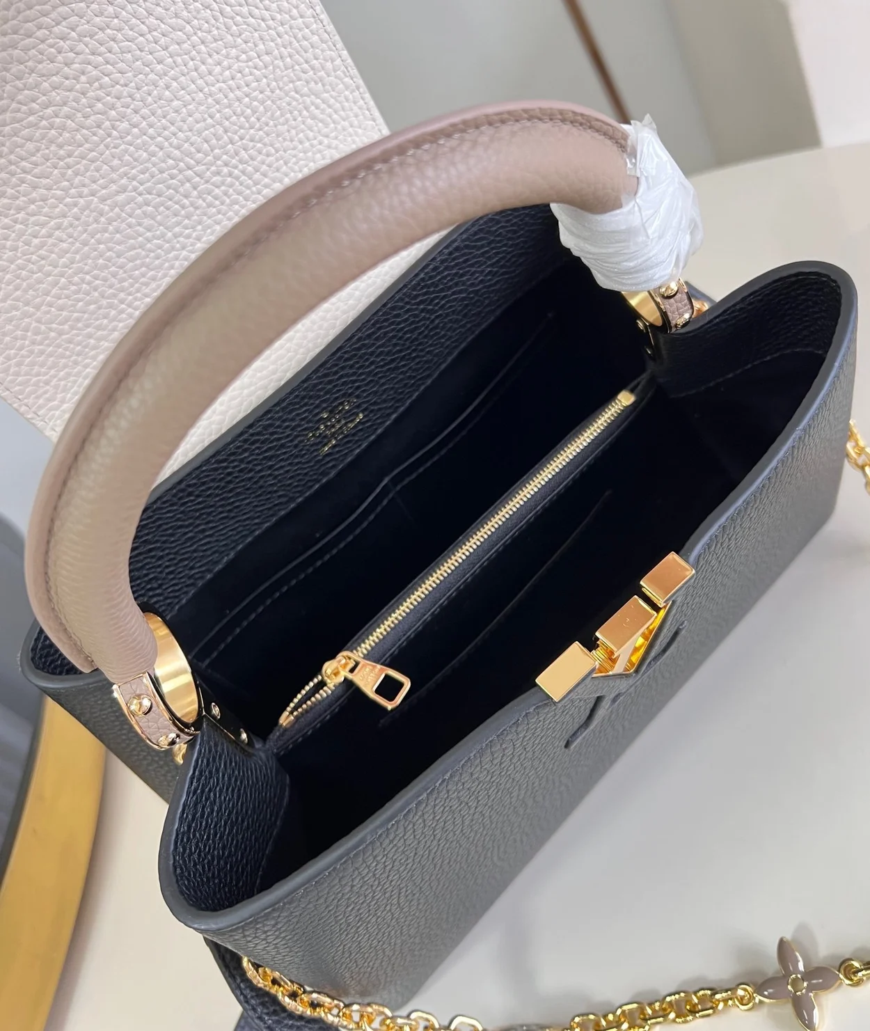 루이비통 카퓌신 MM M25386