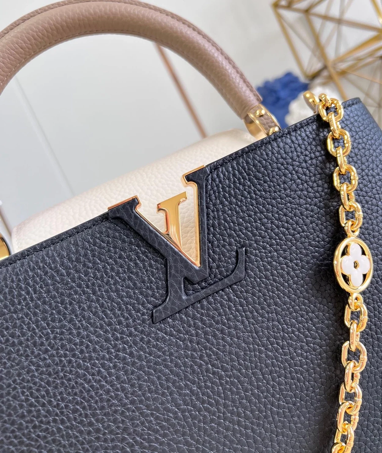 루이비통 카퓌신 MM M25386