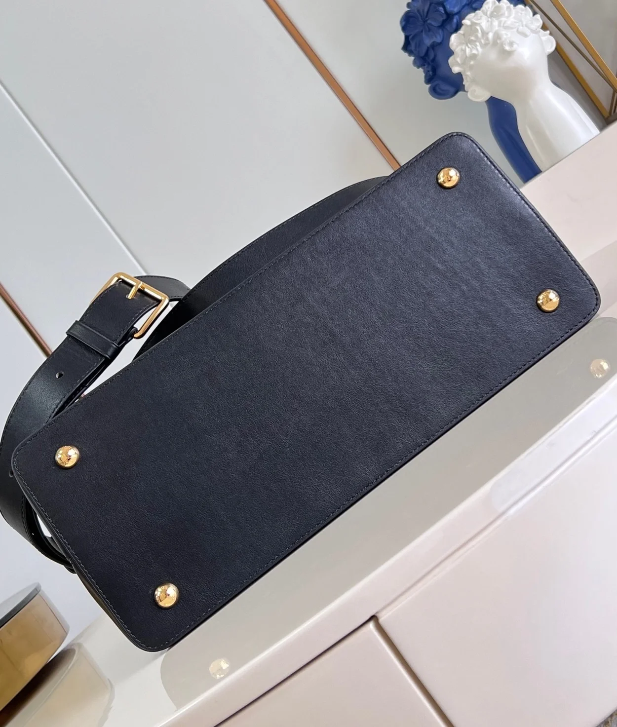 루이비통 카퓌신 GM 수플 M24607